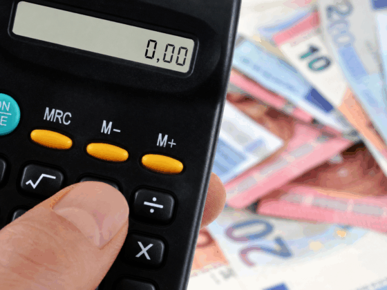 Imagem representativa de uma calculadora dando isenção de IPTU do imóvel